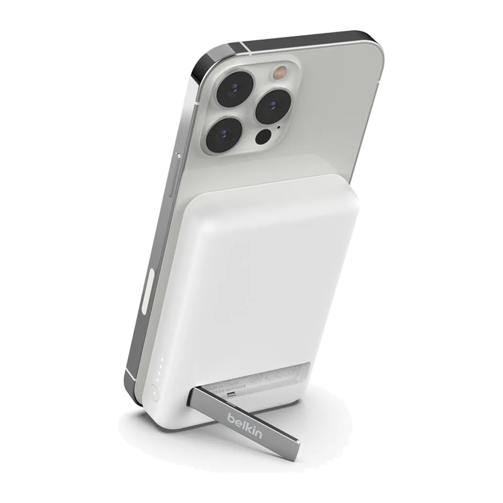 Belkin – باور بنك مغناطيسي لاسلكي 5000 مللي امبير مع ستاند أبيض Belkin – باور بنك مغناطيسي لاسلكي 5000 مللي امبير مع ستاند أبيض
